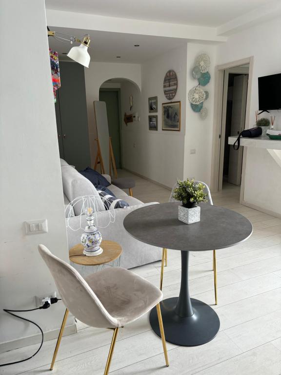 A kitchen or kitchenette at Chez-Lu Ravello