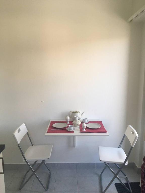 Unique little house on a roof top with a huge terrace close to exhibition square - Resim 11