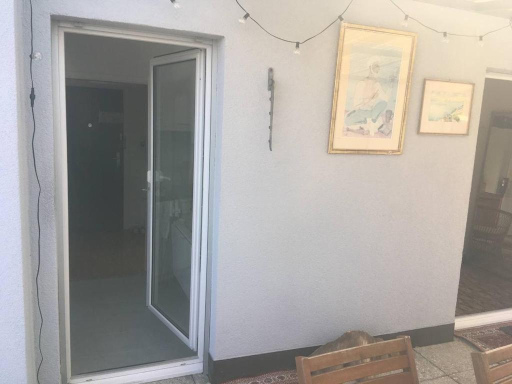 Unique little house on a roof top with a huge terrace close to exhibition square - Resim 14