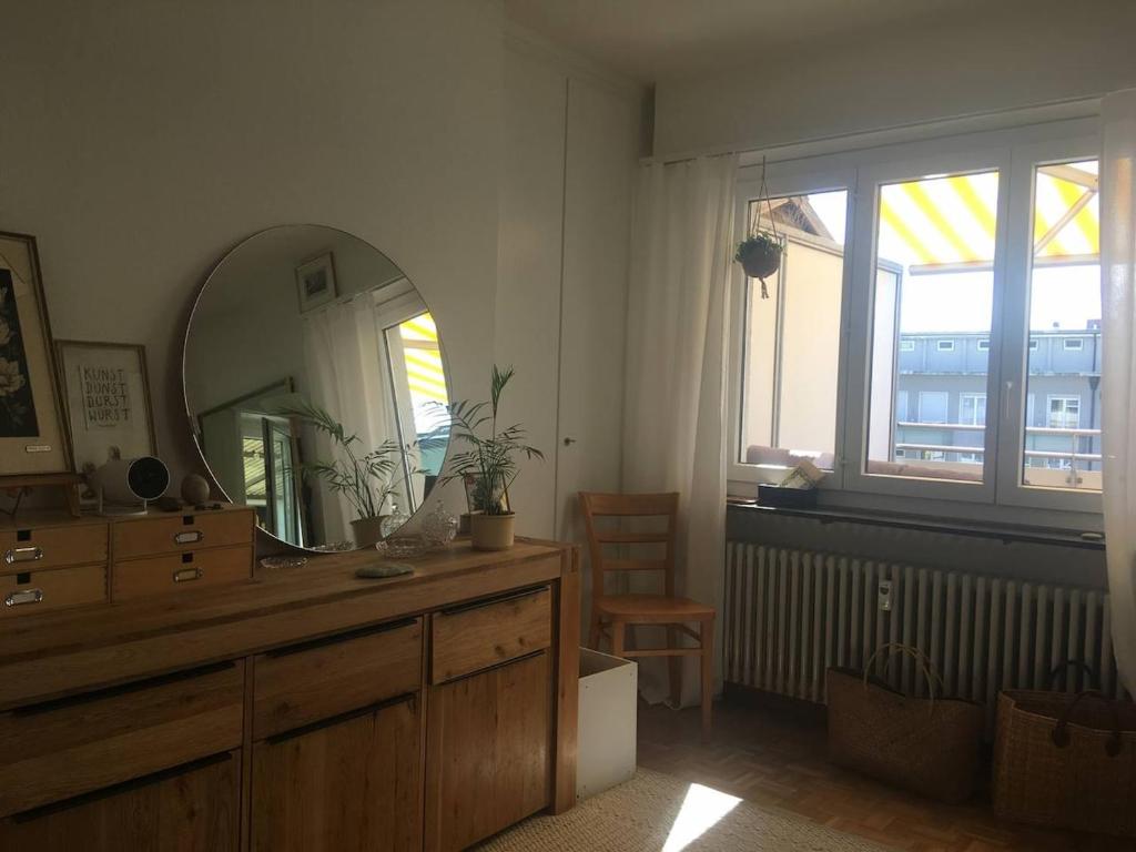 Unique little house on a roof top with a huge terrace close to exhibition square - Resim 22