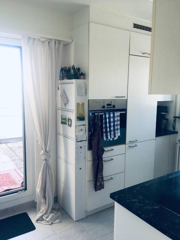 Unique little house on a roof top with a huge terrace close to exhibition square - Resim 24