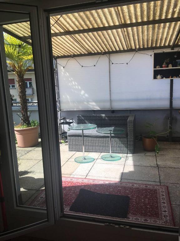 Unique little house on a roof top with a huge terrace close to exhibition square - Resim 26