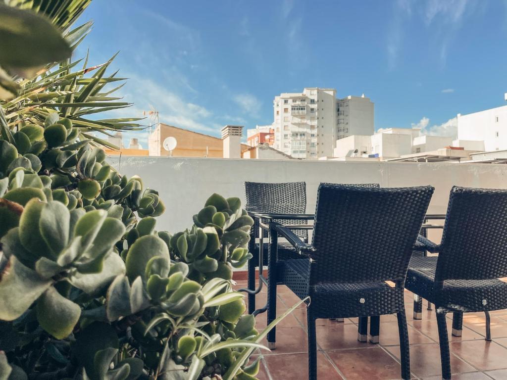Panoramic Rooftop Duplex Retreat Heart of Málaga