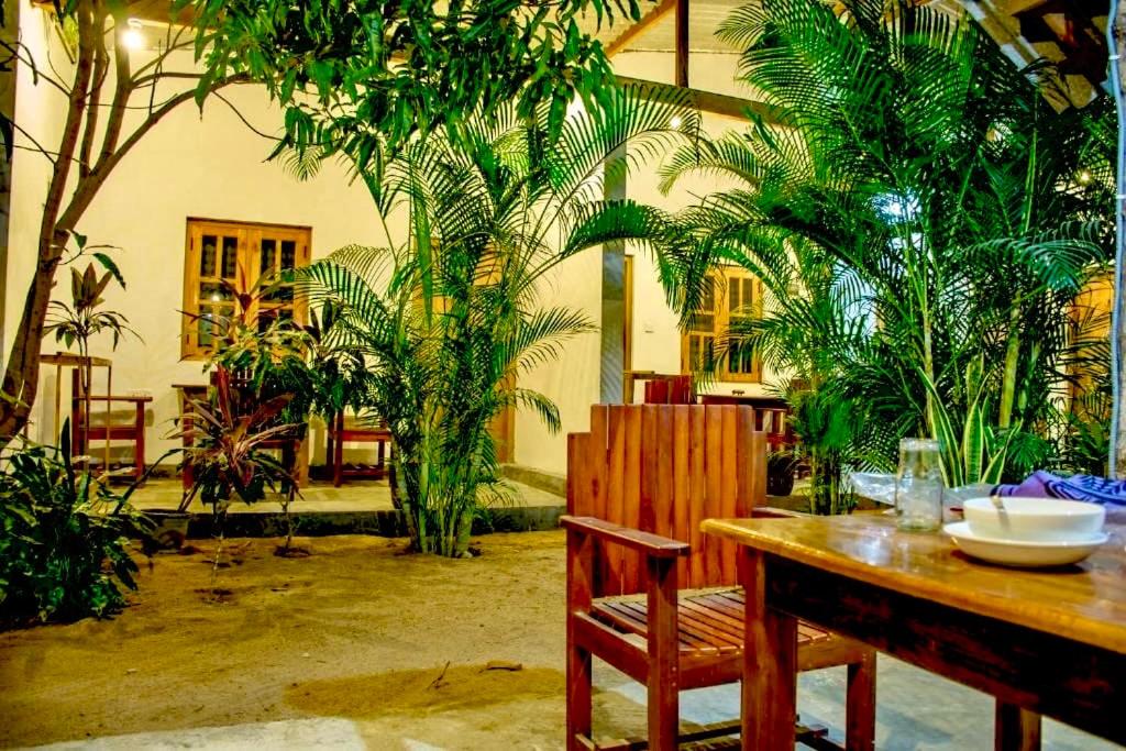 Zahrada ubytování Aira Bay Resort Arugambay