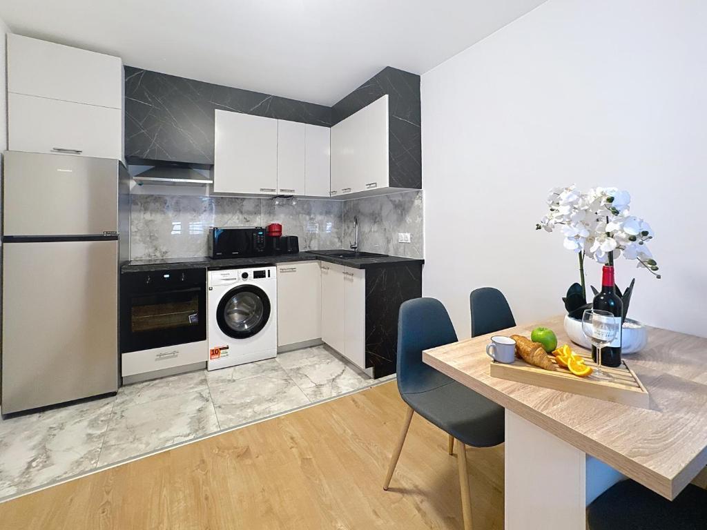Sky Apartment- Paris - Blanc Mesnil - Apartamento De Dos Dormitorios