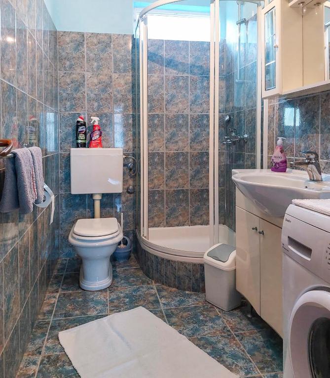 Koupelna v ubytování Apartmani Branko