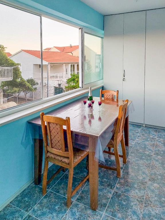 Balkón nebo terasa v ubytování Apartmani Branko