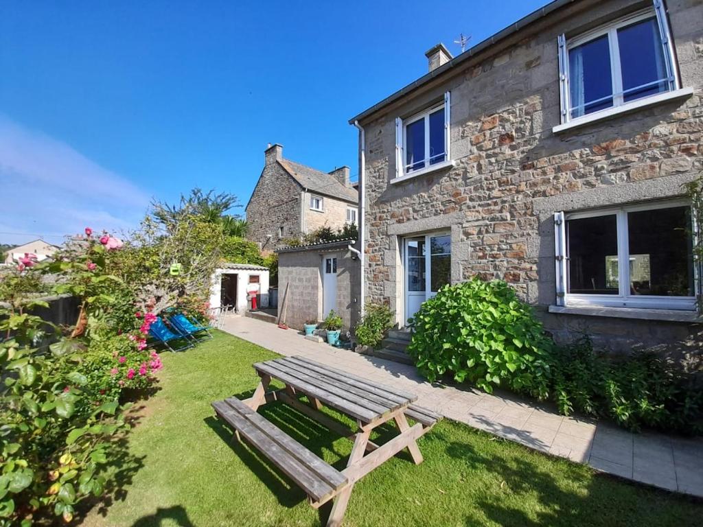 Photo de la galerie de l'établissement Petite Maison de Ville - Esprit de Famille, à Saint-Malo