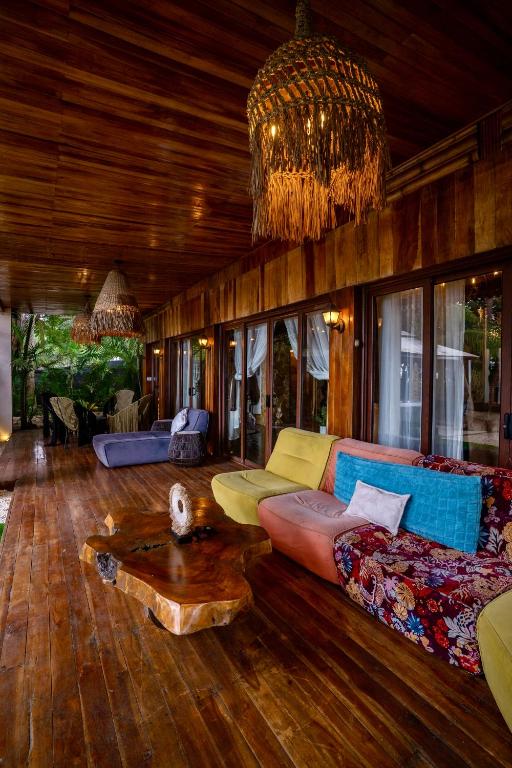 Posezení v ubytování Ocho Artisan Bungalows