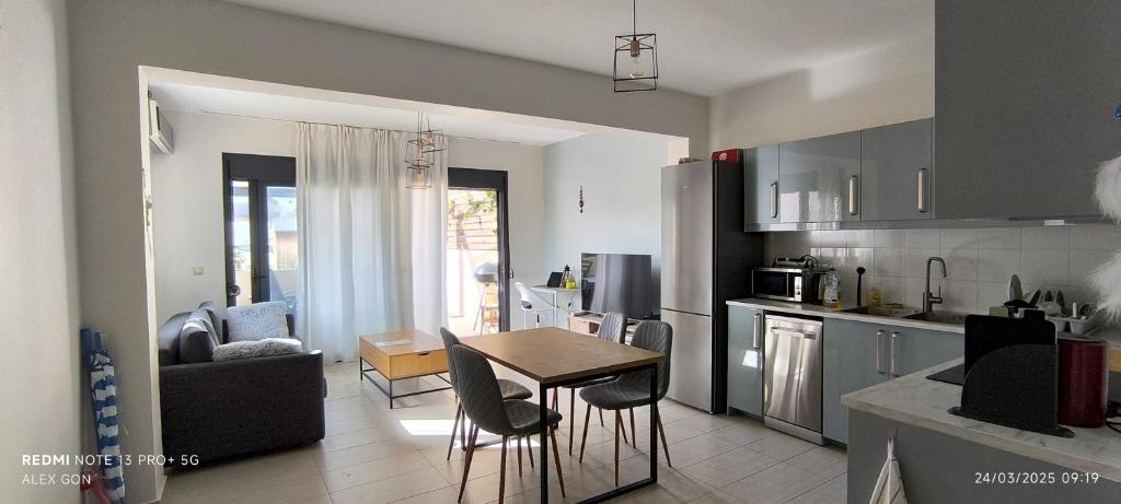 Peaceful with Pool and Parking - 2 bedrooms