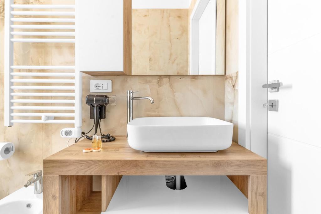 Ponale Suites Foresteria Lombarda - Resim 40