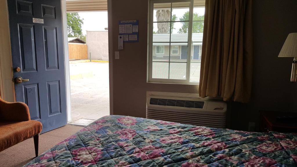 Pacific Motel photo