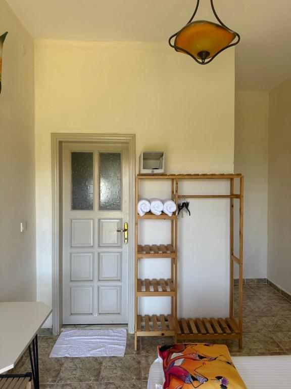 Postel nebo postele na pokoji v ubytování GAYA PANSİYON ÇIRALI