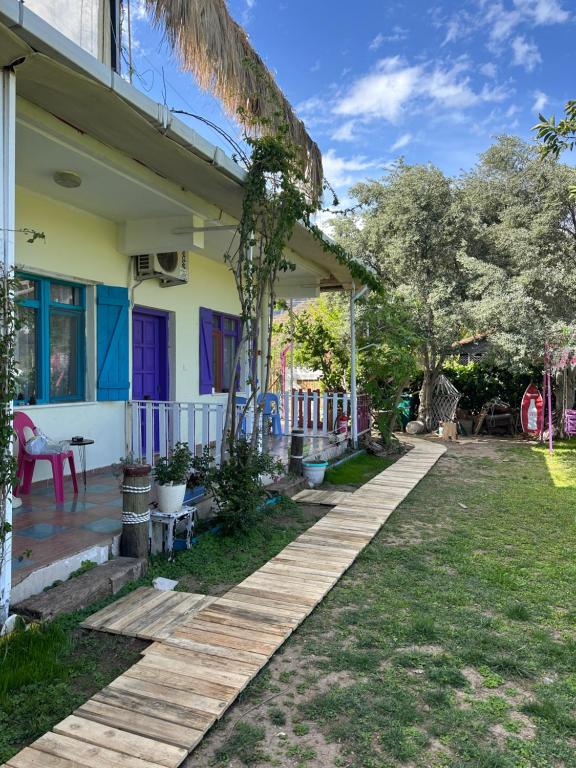 Zahrada ubytování GAYA PANSİYON ÇIRALI