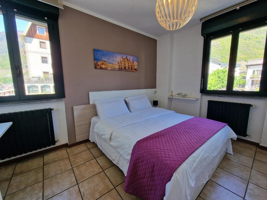 Bernina Station Suite - 30 Steps to the Red Train - 3