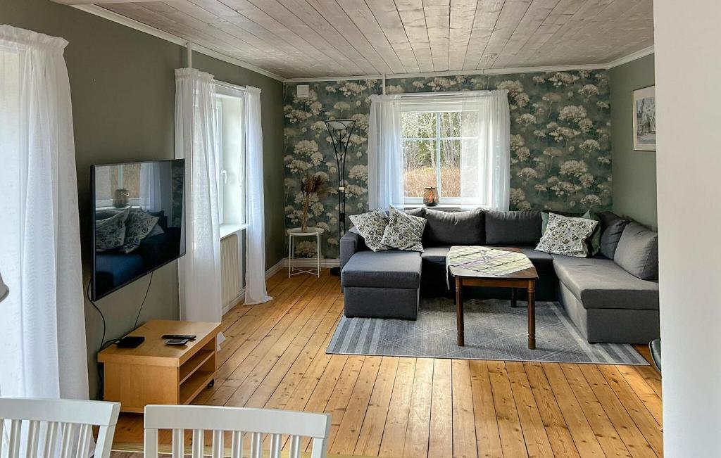 Awesome Home In Tranås With Sauna
