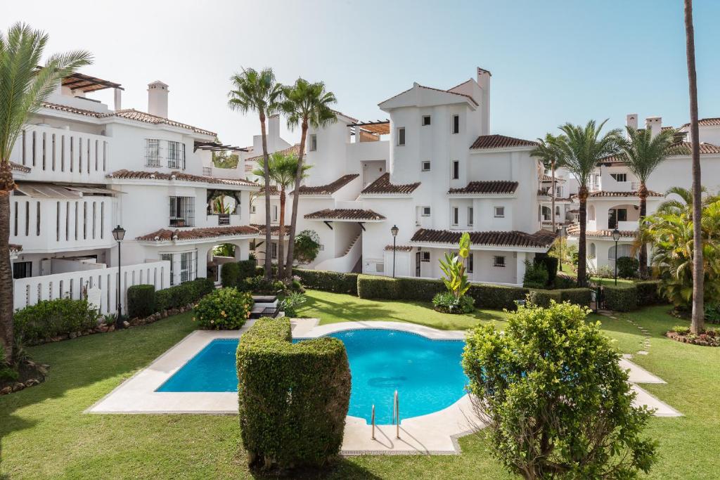 Stylish 2BR Penthouse in Nueva Andalucia