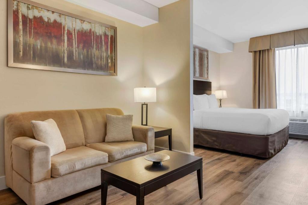 Comfort Hotel Bayer's Lake - Resim 40