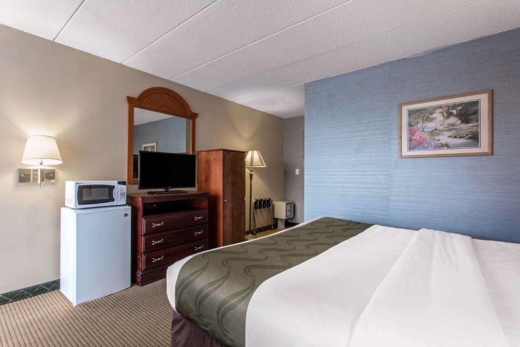 Quality Inn West Springfield photo