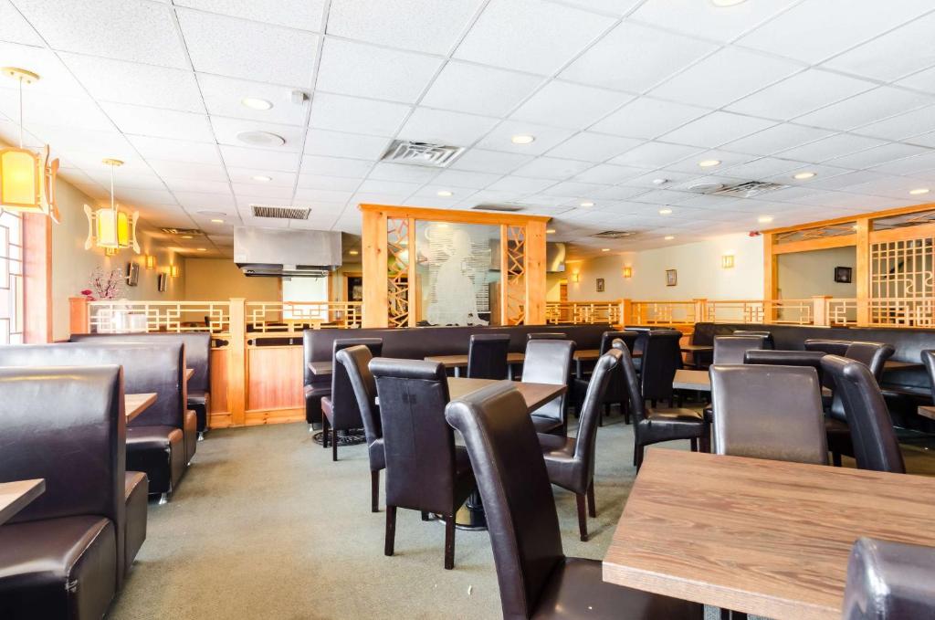 Quality Inn West Springfield photo