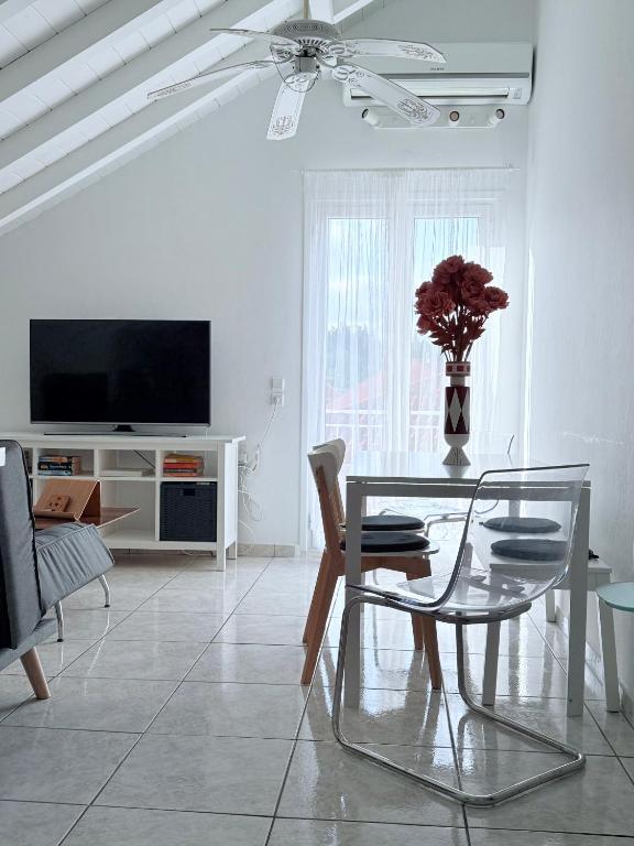 A television and/or entertainment centre at Angel Apartment