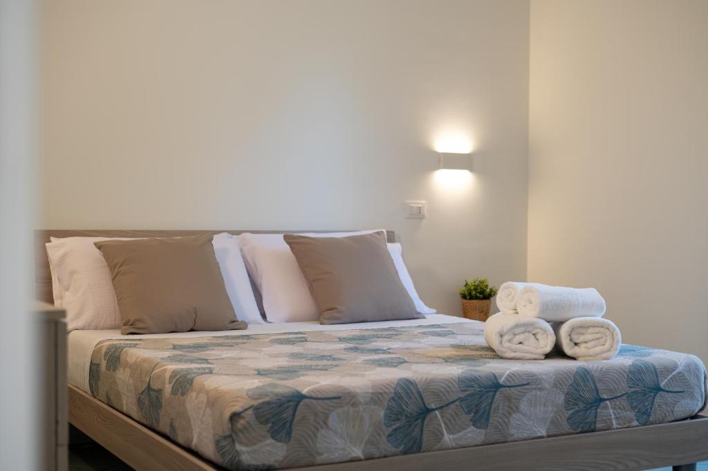 Postel nebo postele na pokoji v ubytování Golden Hour Apartment in Athena Resort