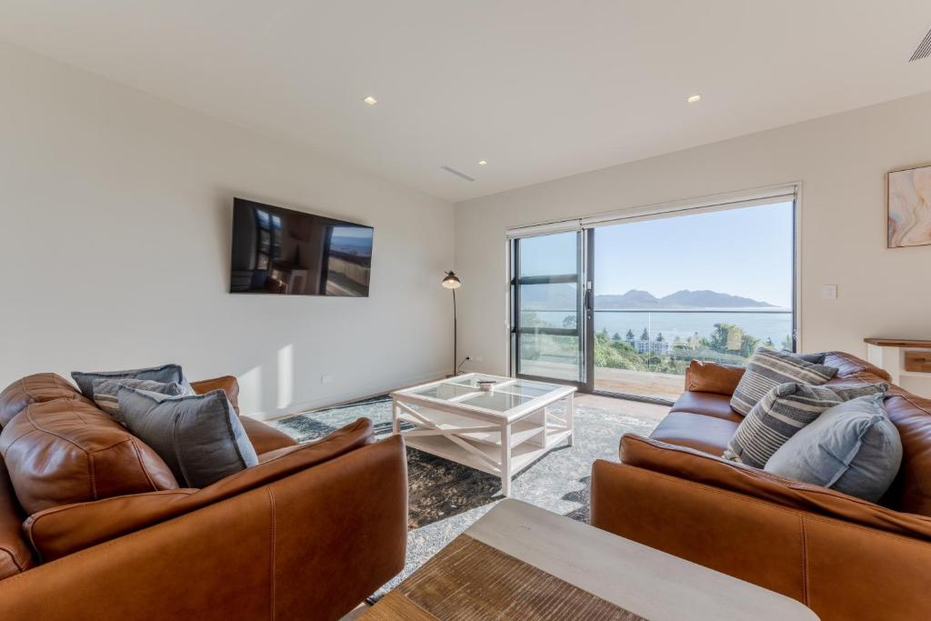 Sleek, Elevated Views, Hidden - Resim 11