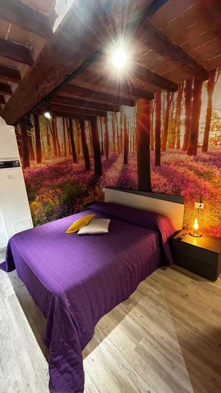 A bed or beds in a room at Smartroom LuLa