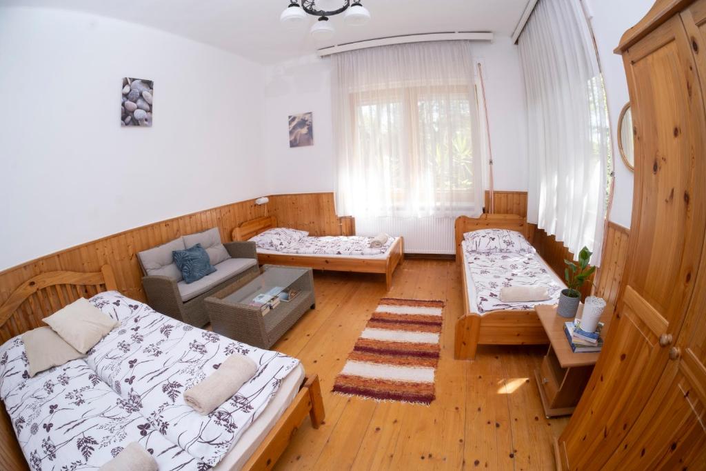 Posezení v ubytování Vicze Apartmanház