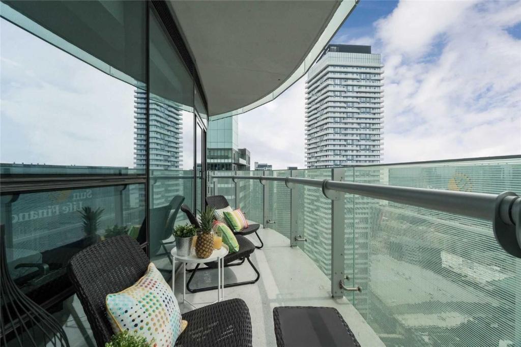 Balkón nebo terasa v ubytování Downtown Deluxe Suite