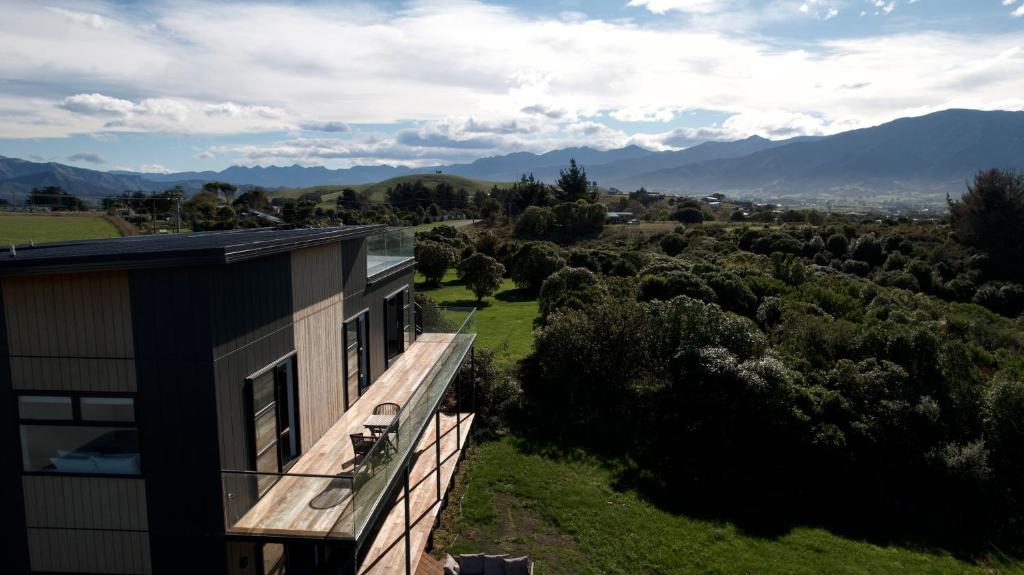 Sleek, Elevated Views, Hidden - Resim 9