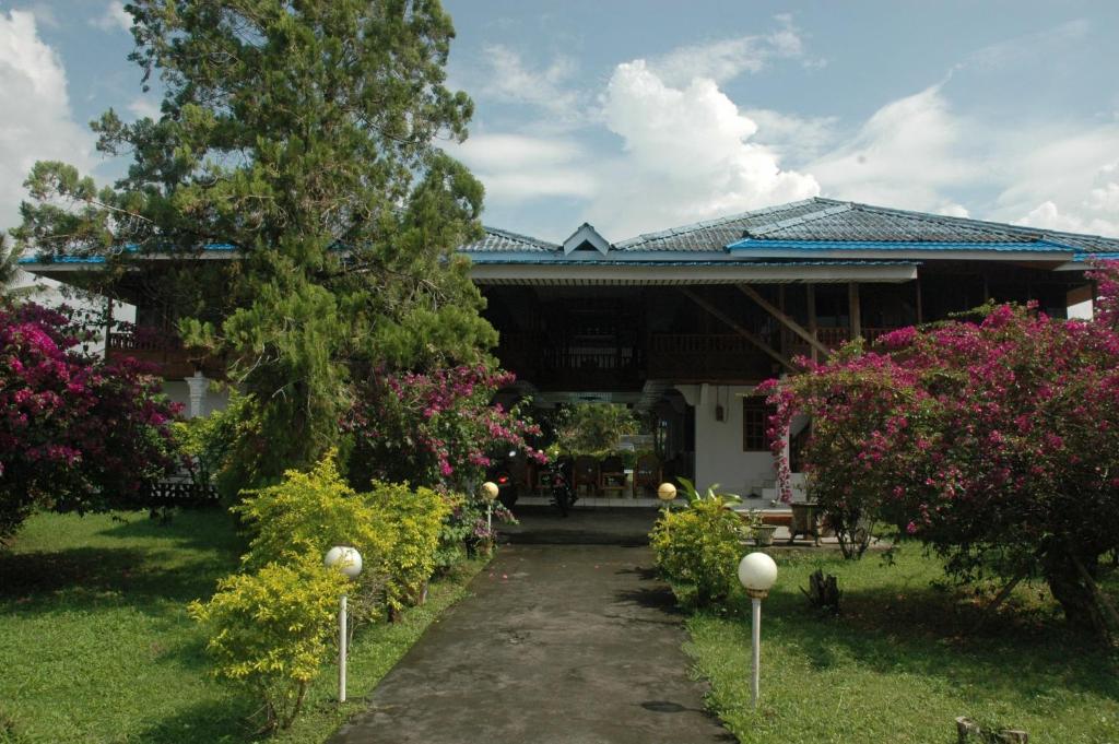 O grădină în afara Sendowan Baru Amurang