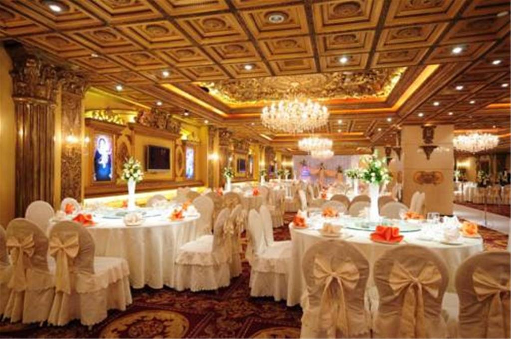 Restaurace v ubytování Shanghai Metropark Jichen Hotel