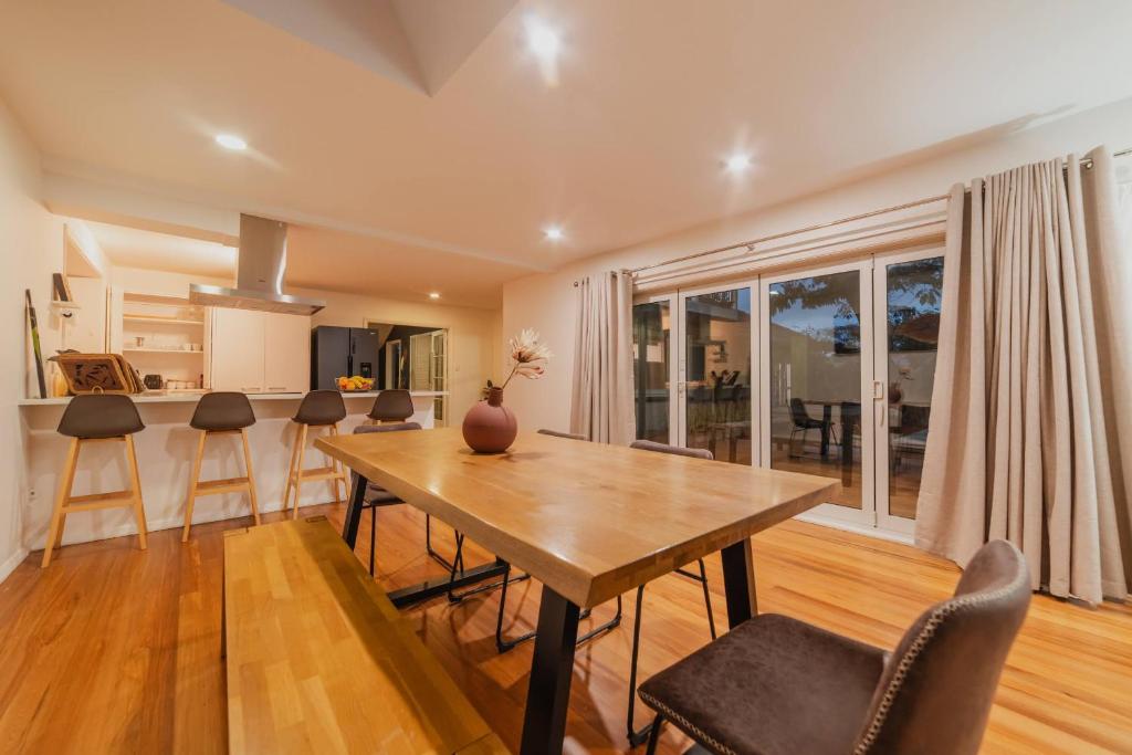 Family Oasis - Deck Garden & Space - Resim 17