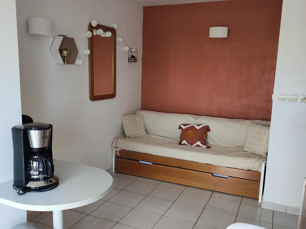 Photo de la galerie de l'établissement T2 confortable, climatisé à Cap d'Agde - FR-1-801-1, au Cap d'Agde