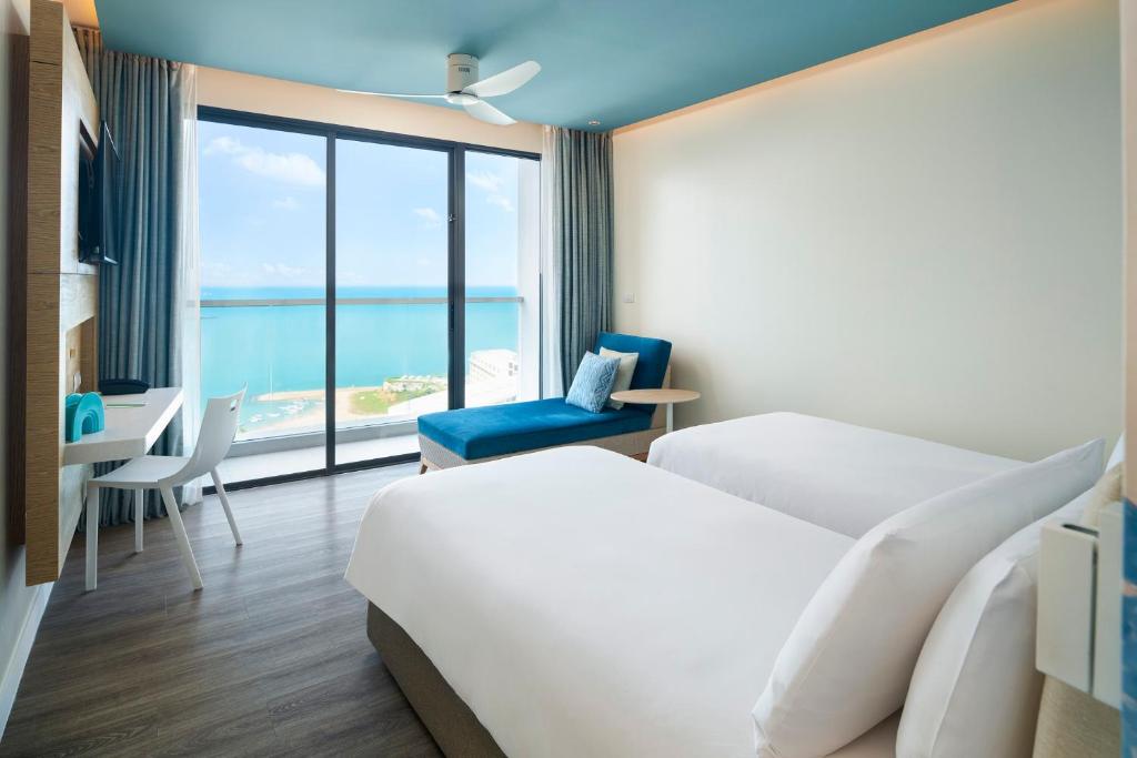 
Deluxe Twin Room with Sea View

