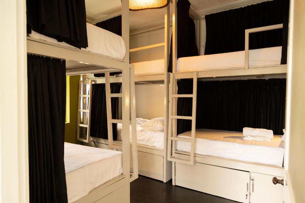 Postel nebo postele na pokoji v ubytování Alma Boutique Hostel - Colombo