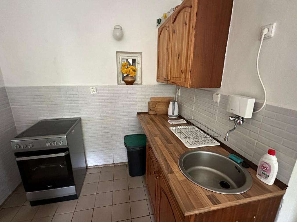 Cucina o angolo cottura di Chalupa Hnízdo Jetřichovice
