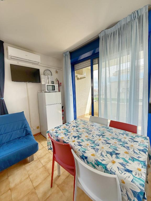 Kuchyňa alebo kuchynka v ubytovaní Grazioso Appartamento n 47 a 100mt dal mare