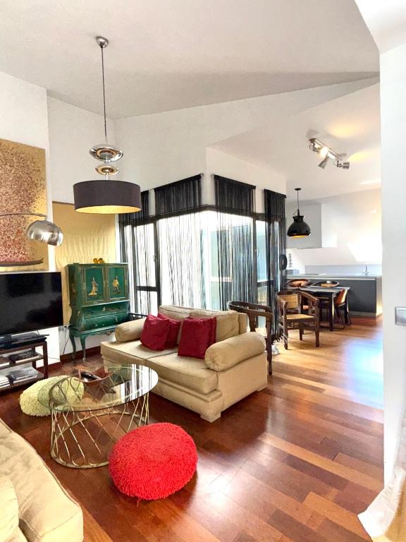 Ático en Plaza de la Constitución 3 bedrooms - 3