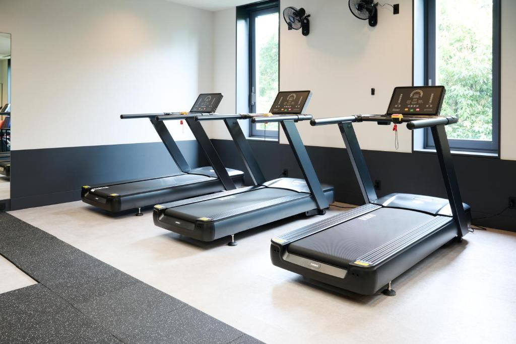 Fitness centrum a/nebo fitness zařízení v ubytování HOTEL FUKURACIA OSAKA-BAY