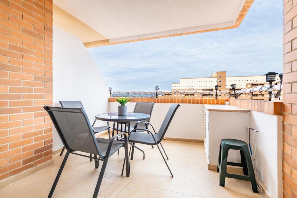 Balkón alebo terasa v ubytovaní Apartamento MAGIC WORLD nueva Marina D`or 2 dormitorios Edificio Torremar