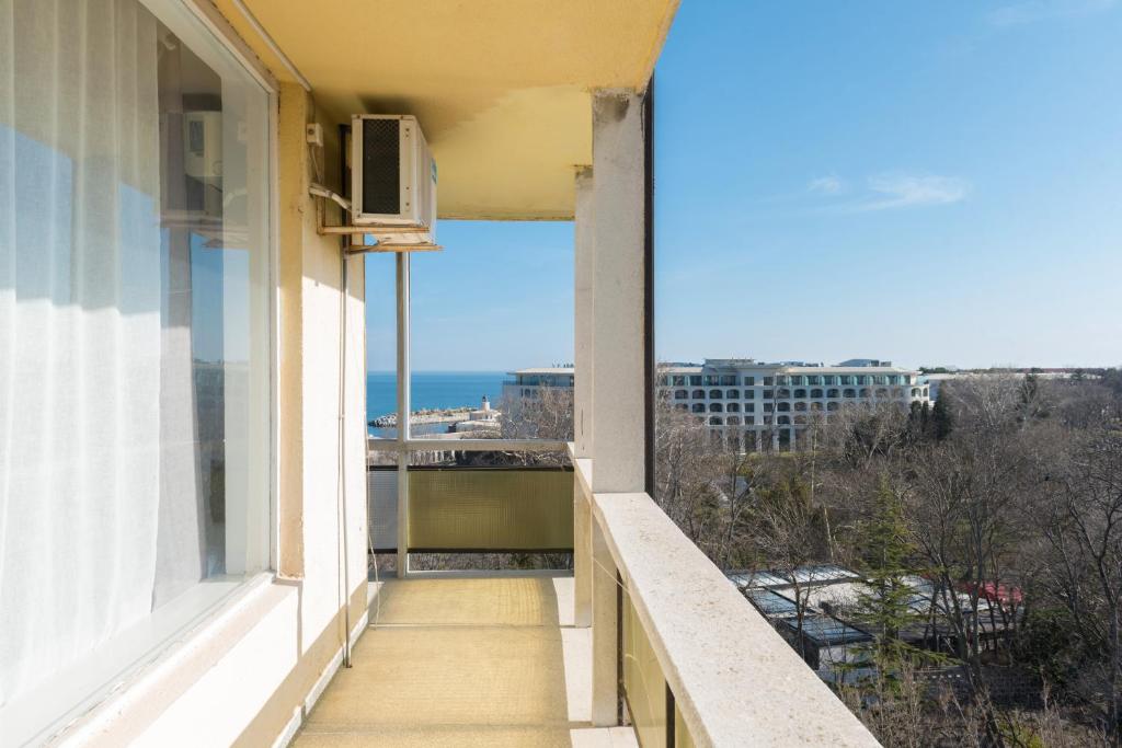 A balcony or terrace at International Home of Scientists Joliot Curie