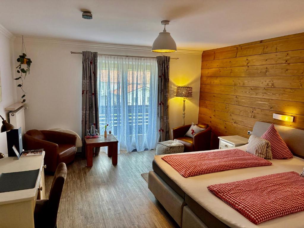 Postel nebo postele na pokoji v ubytování Alpinhotel INzeller