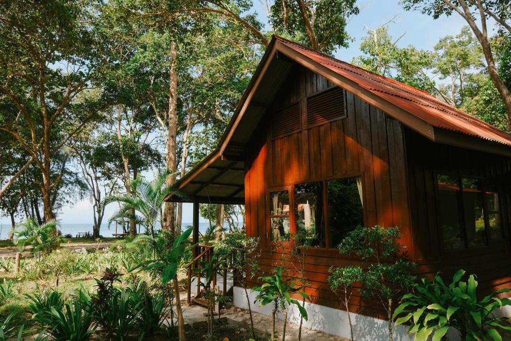 JOY Bungalow Resort and Restaurant - 4