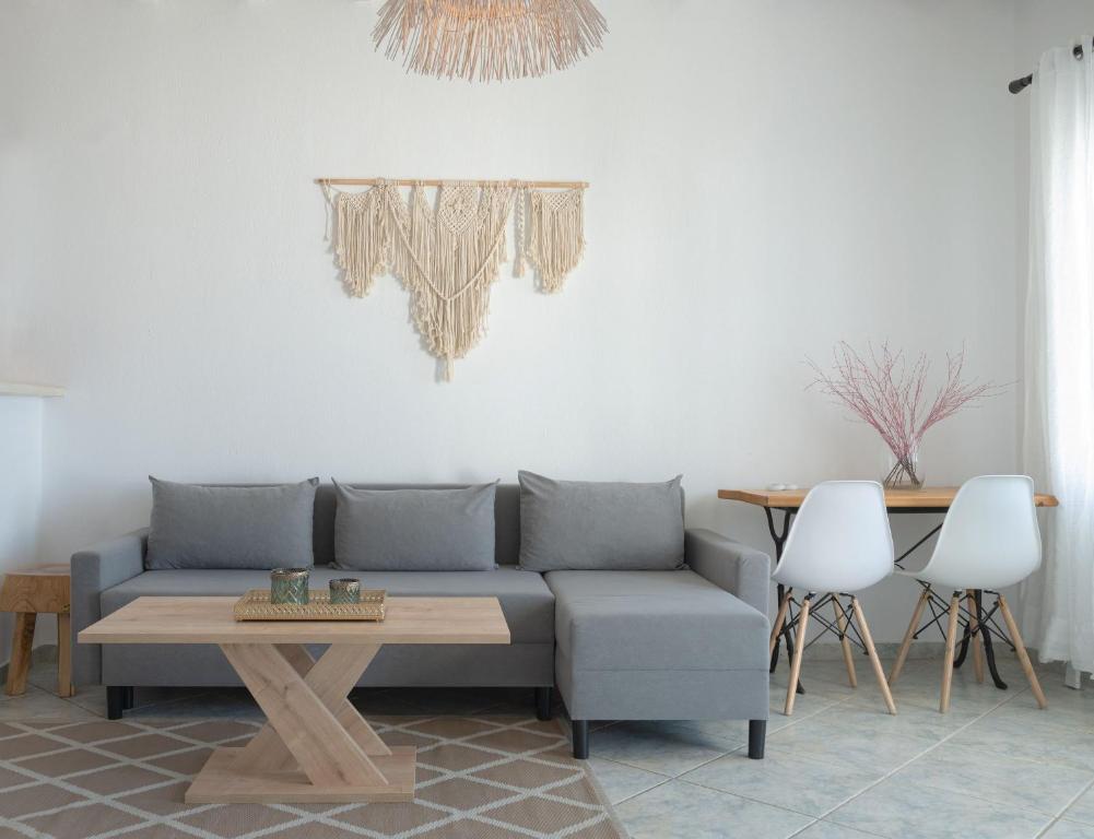 A seating area at Amelie Suites Mykonos