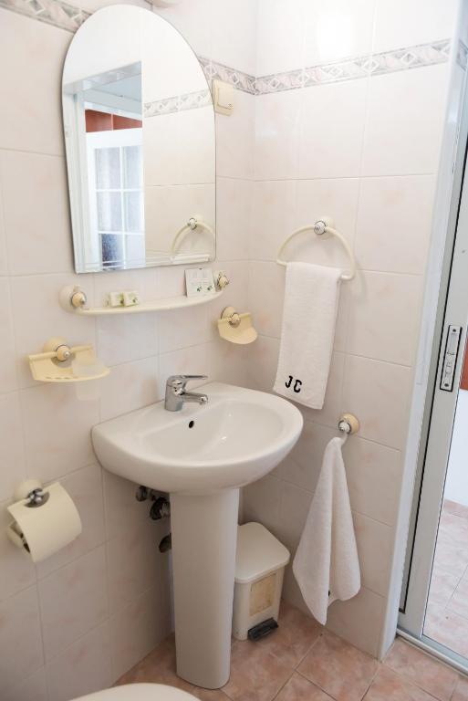 A bathroom at International Home of Scientists Joliot Curie