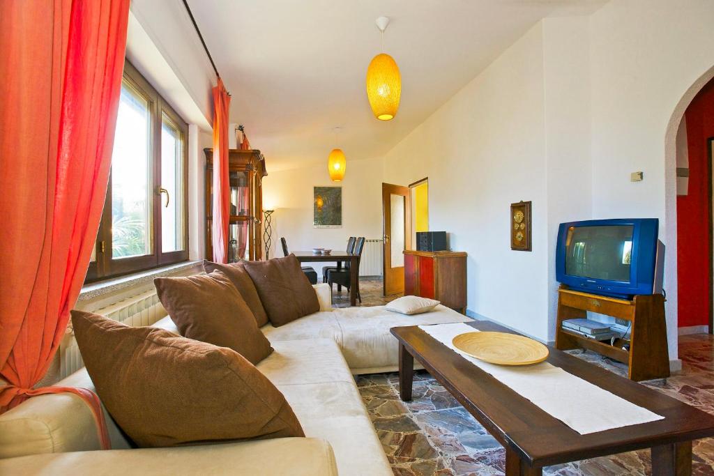 Telewizja i/lub zestaw kina domowego w obiekcie Casa La Campanella