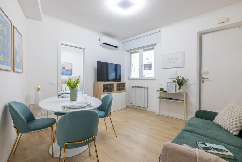 NOSTROMONDO-Elegant Suite with patio in Monti Parioli