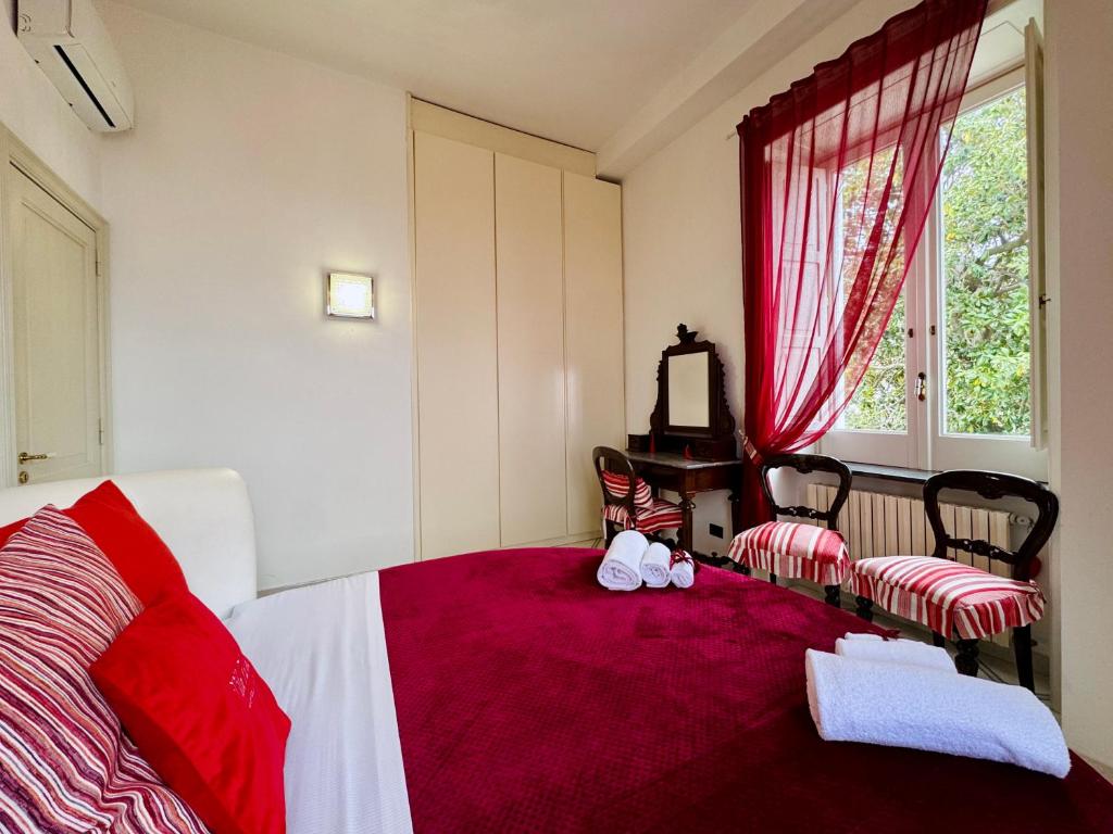 Posteľ alebo postele v izbe v ubytovaní Villa Falconieri Sorrento Suite